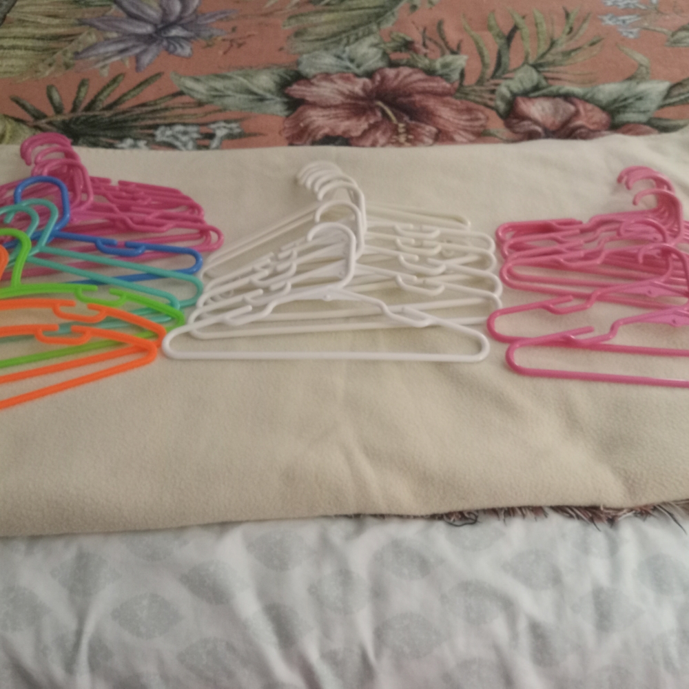 Colorful Plastic Hangers Set